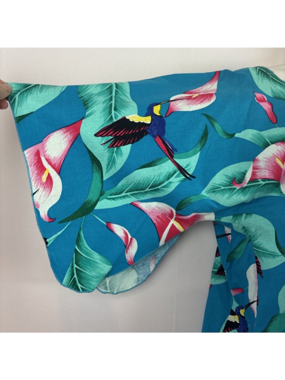 Vibrant vintage 1980s Hawaiian Muumuu Caftan Teal Blue Cala Lillies Hummingbirds - Picture 3 of 4